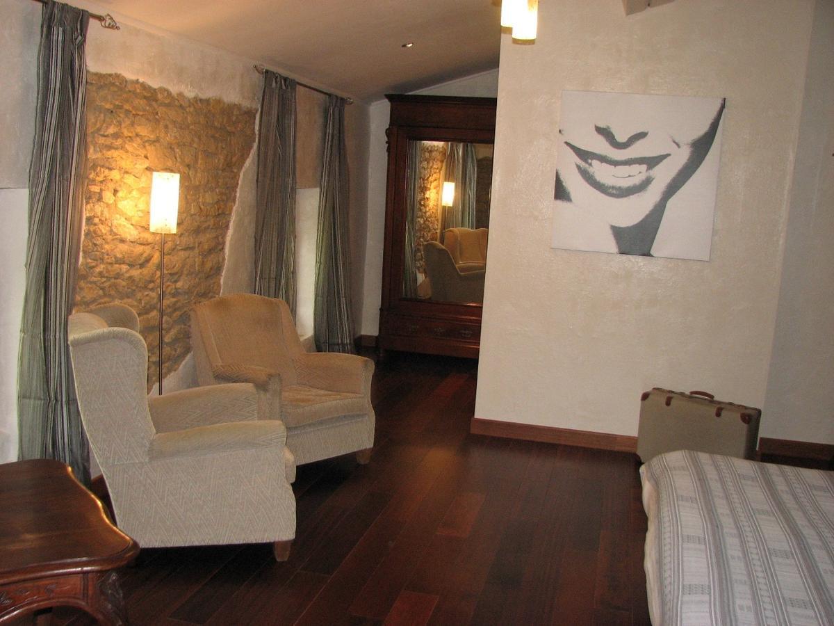 Chambres D'Hotes Domaine Saint-Joly Lasbordes Szoba fotó